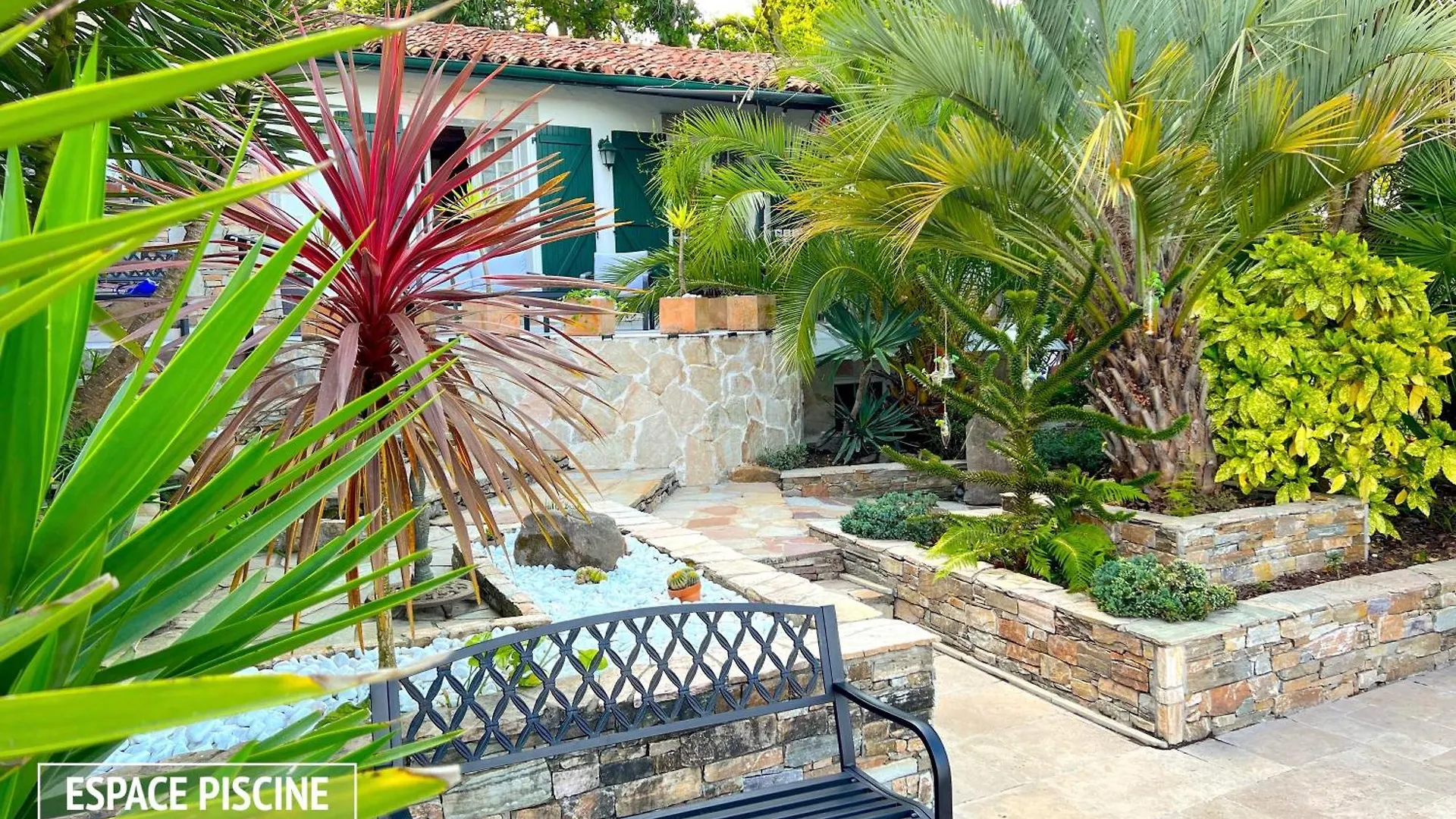 Villa Merkel - 27 Pers - 11 Chambr - 10 Wc - Piscine Anglet