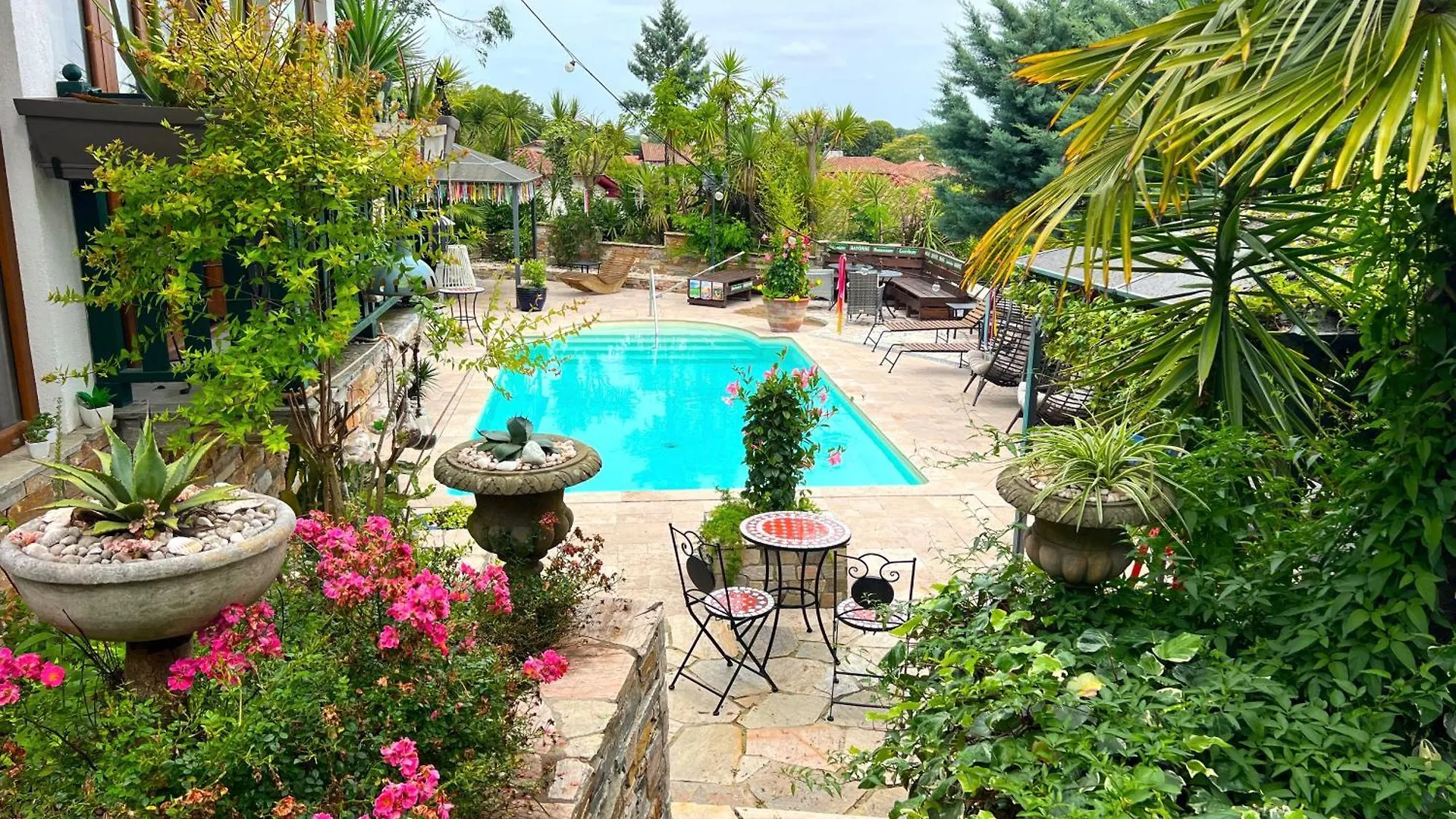 Villa Merkel - 27 Pers - 11 Chambr - 10 Wc - Piscine Anglet 0*,  France