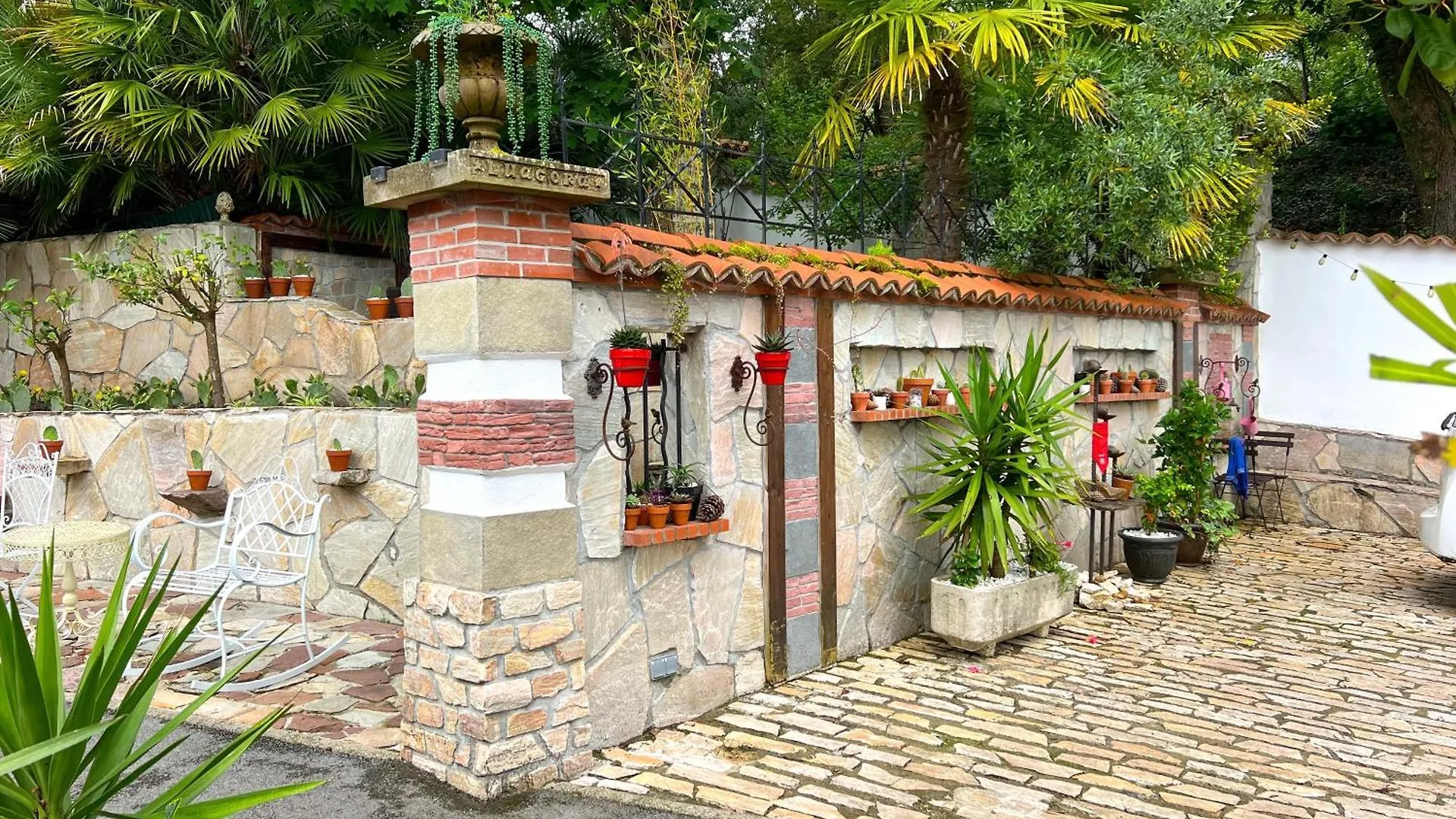 Villa Merkel - 27 Pers - 11 Chambr - 10 Wc - Piscine Anglet 0*,  France